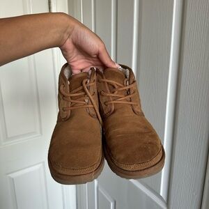 Neumel Ugg boots in chestnut
